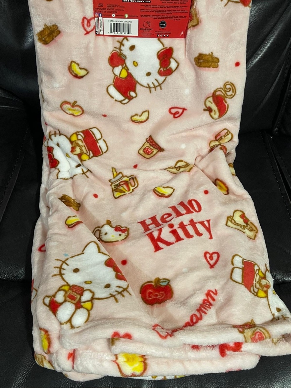 Thanksgiving Hello Kitty More Apples Please Throw - Hello Kitty Throw